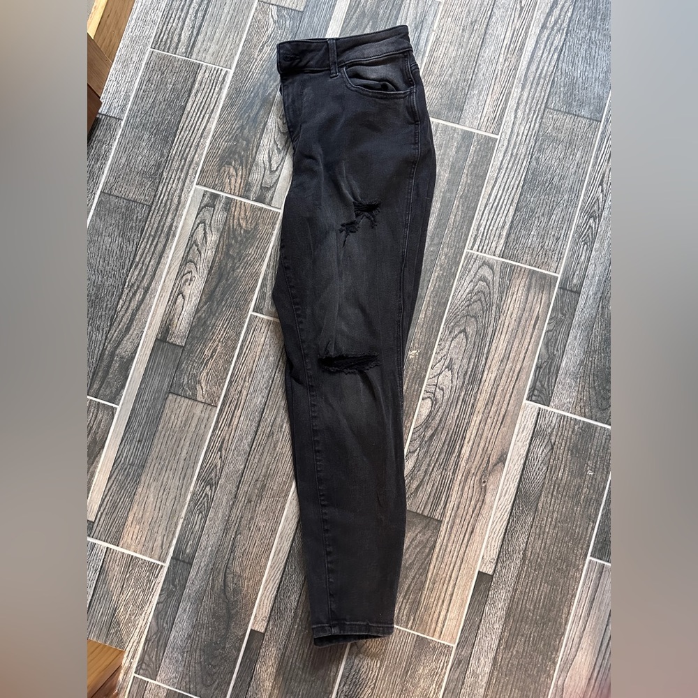 NWOT. Maurices women’s black skinny jeans. Size large petite/short.